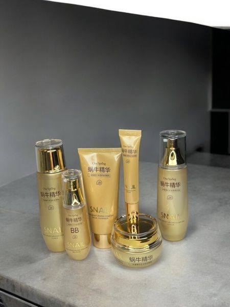 Подарунковий набір косметики ONE SPRING Snail Repair & Brightening з муцином равлика 041N фото