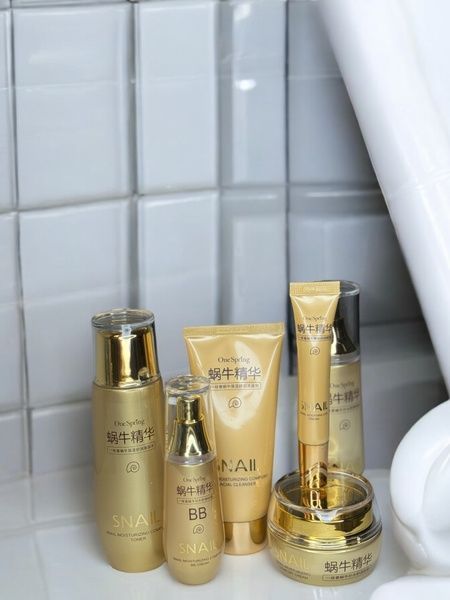 Подарунковий набір косметики ONE SPRING Snail Repair & Brightening з муцином равлика 041N фото